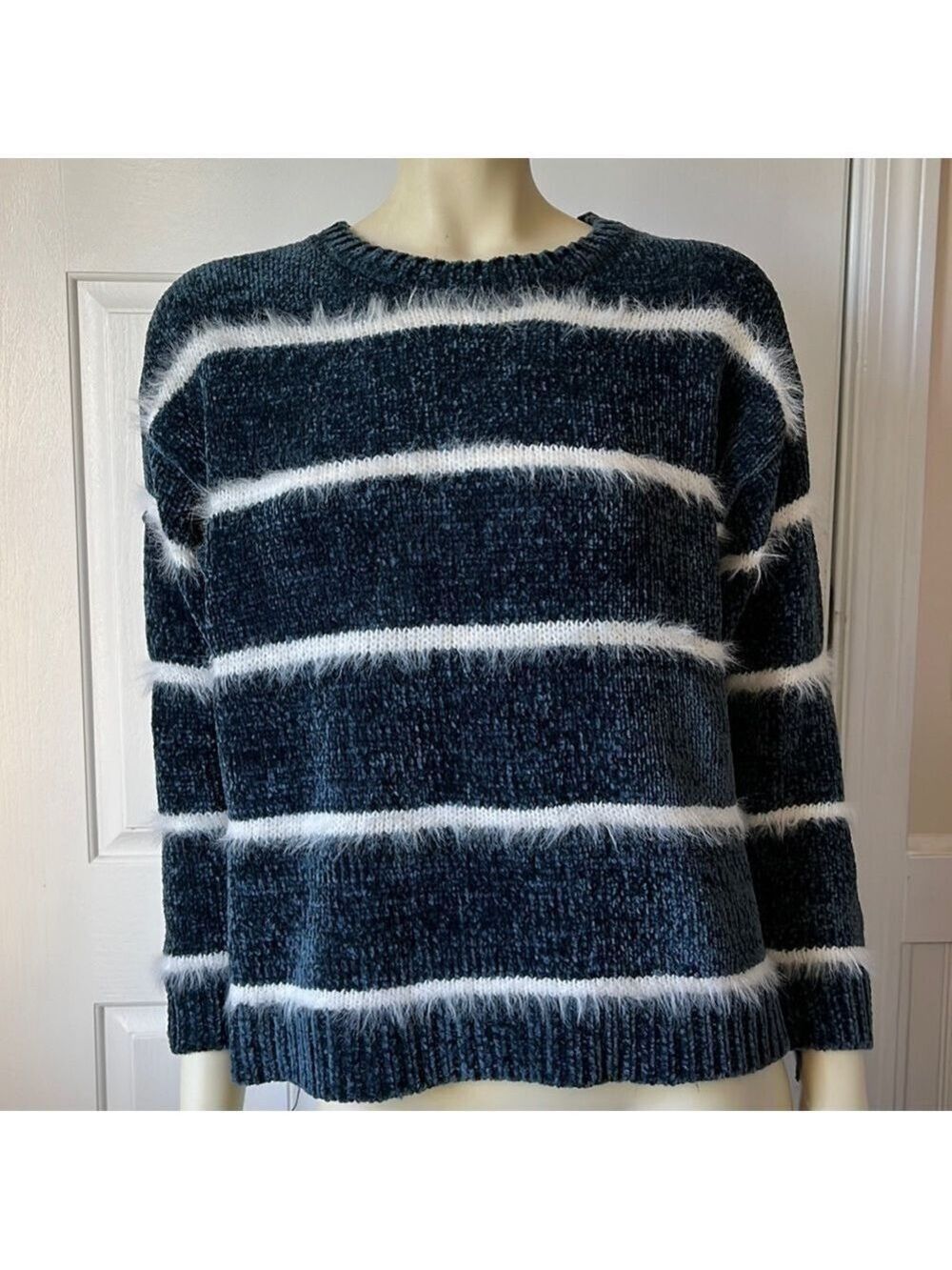 Workshop Republic Clothing Chenille Navy White Stripe Fuzzy Crewneck Sweater M